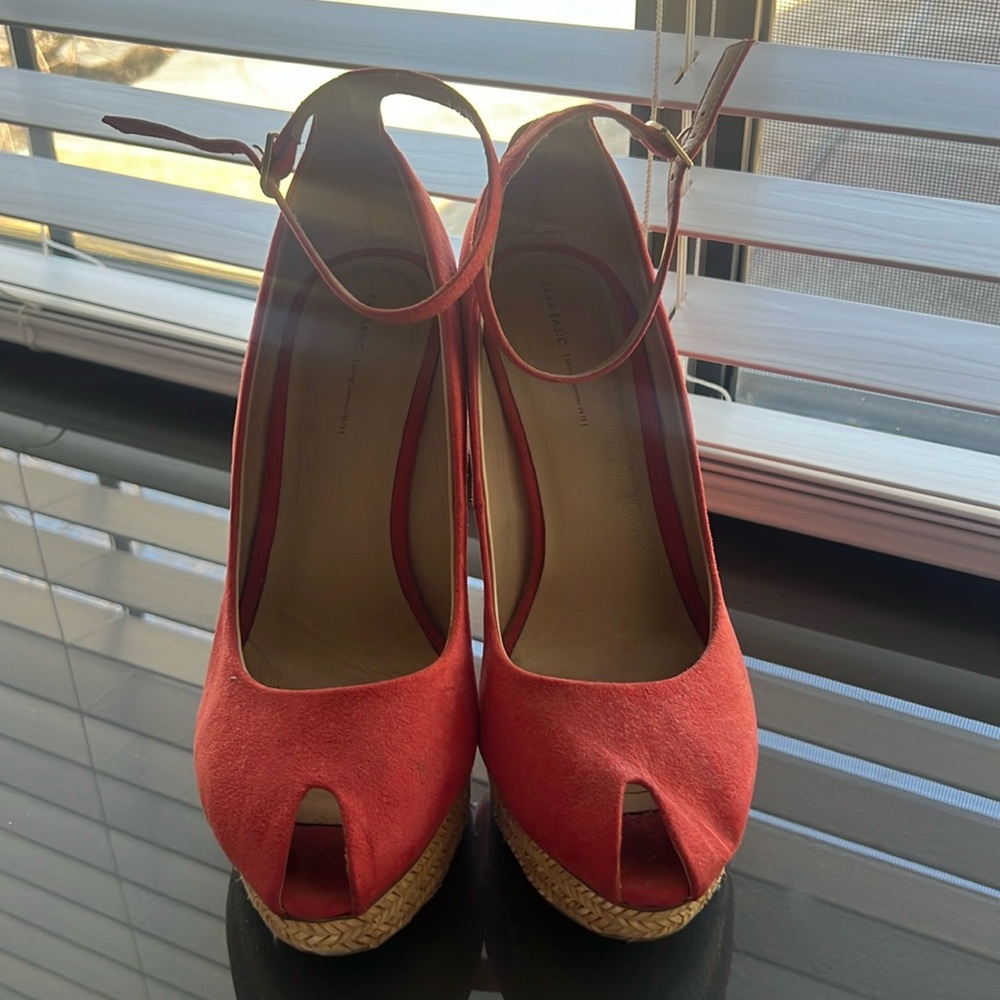 Zara coral wedges with suede-like material and raffia weaved detail
